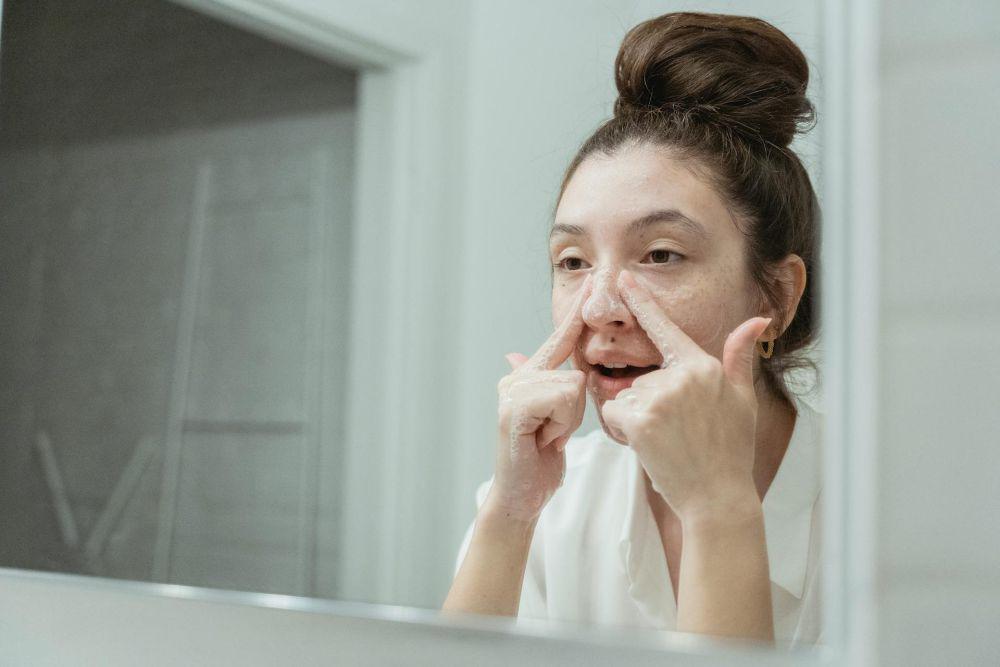 3 Tips Memilih Milk Cleanser untuk Kulit Sensitif, Perhatikan!