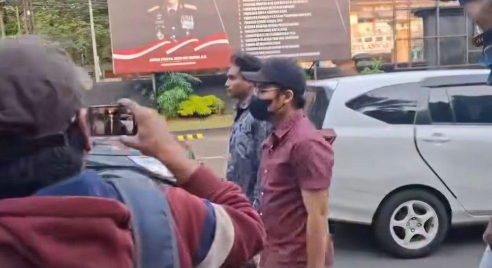 dr AYP saat dipanggil pihak kepolisian. (IDN Times/Rizal Adhi Pratama)