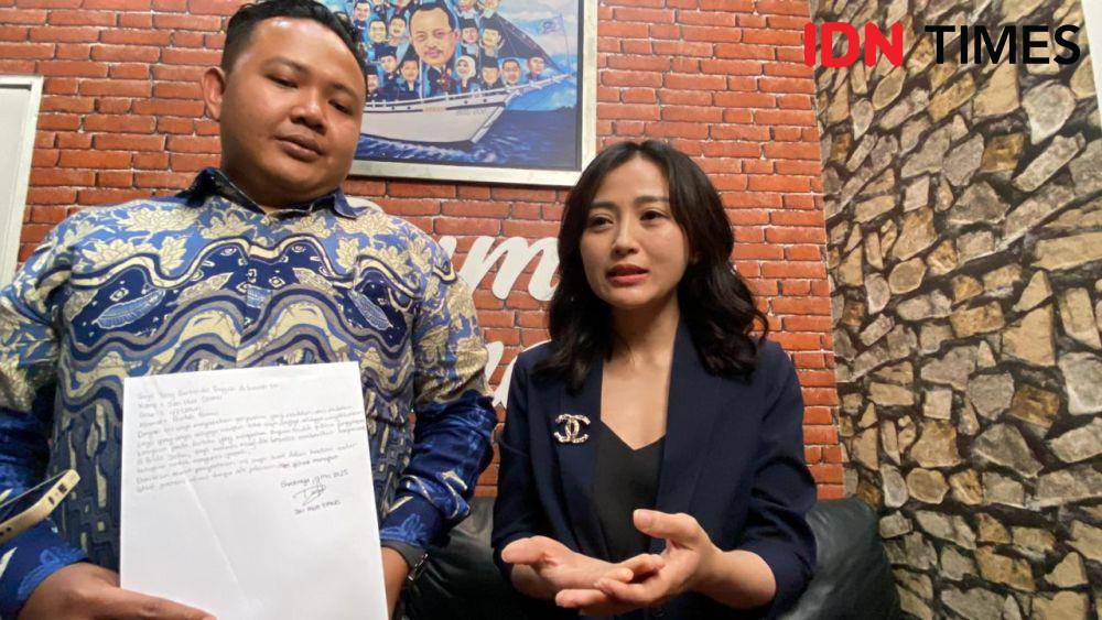 Pengacara Jan Hwa Diana, Elok Dwi Kadja (kanan). (IDN Times/Khusnul Hasana).
