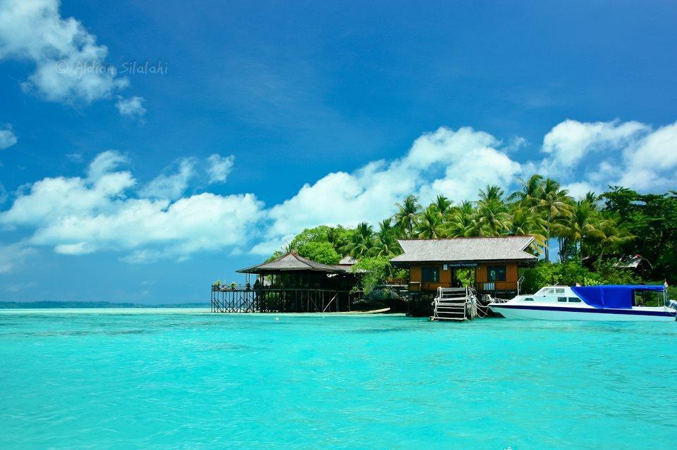 http://cdn.idntimes.com/content-images/post/old/11417-kewisata-pulauan-derawan.jpg