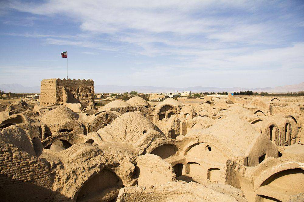 Saryazd Castle (wikimedia.org/Ali.modiry)