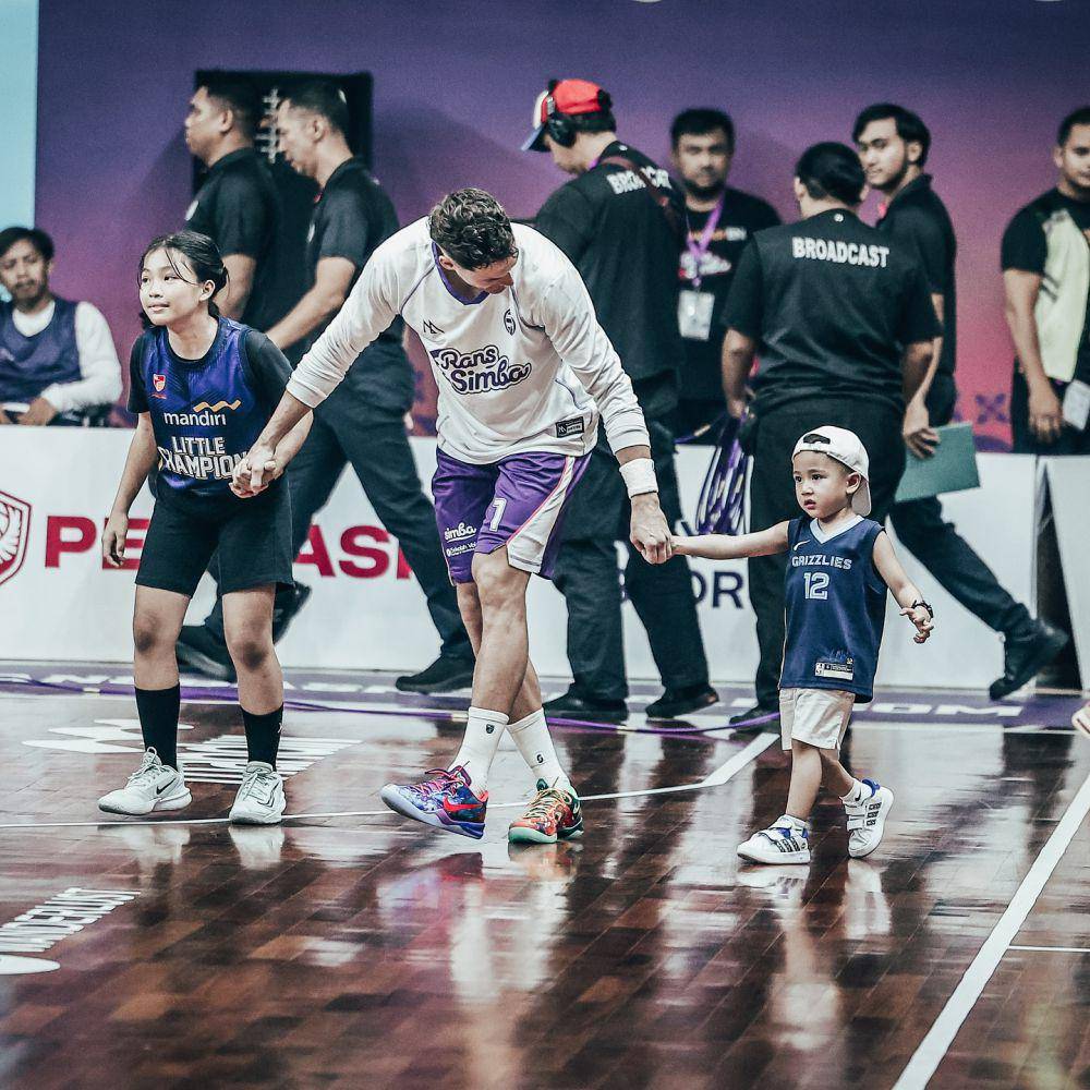 Rayyanza jadi pendamping pemain IBL (instagram.com/ibl)