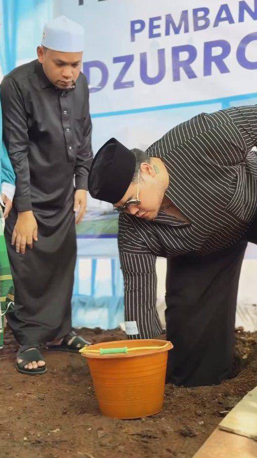 Ivan Gunawan membangun masjid (Instagram.com/ivan_gunawan)