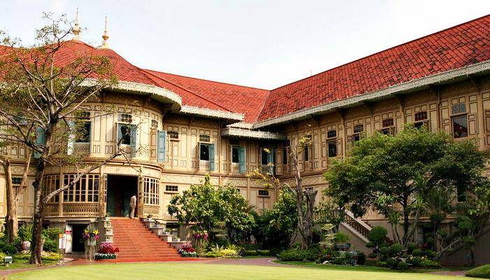 http://cdn.idntimes.com/content-images/post/20160119/458520666-750-vimanmek-teak-mansion2-a5aa2d363fabffda087d6728b0b1880d.jpg