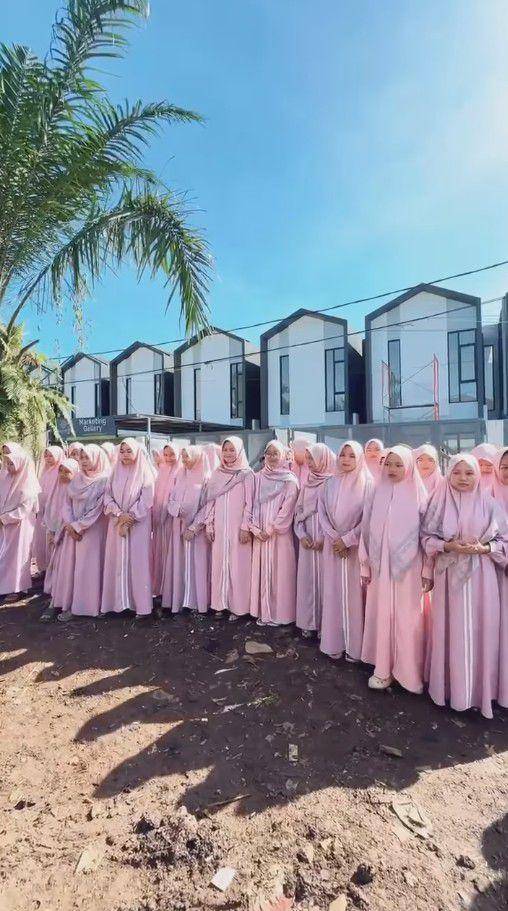 Ivan Gunawan membangun masjid (Instagram.com/ivan_gunawan)