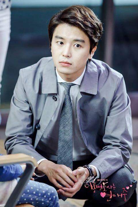 https://cdn.idntimes.com/content-images/post/20171123/865d56fdbf108f21a720da76510f8c74-yeon-woo-jin-lawyer-pinterest-544dac87f7a796084adb7e2c0d183bdb.jpg
