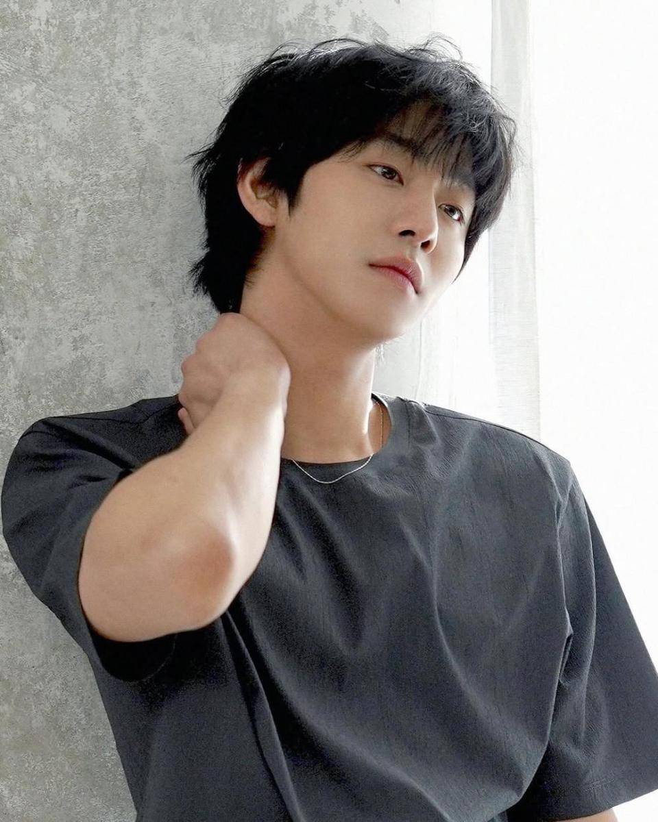 potret Ahn Hyo Seop (instagram.com/ahnhyoseop_archive)