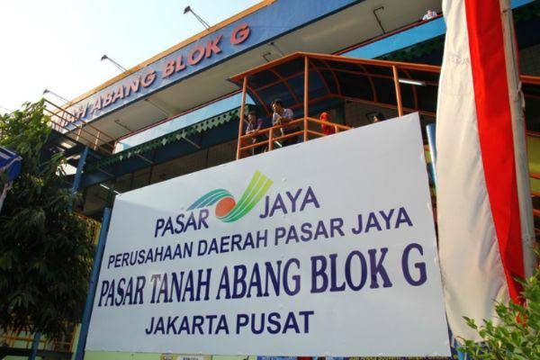 https://cdn.idntimes.com/content-images/post/20151015/Pasar-Tanah-Abang_rmoljakarta.com-w600-h1000.jpg