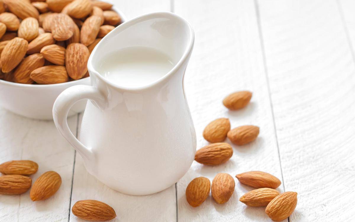 https://cdn.idntimes.com/content-images/post/20180319/almonds-background-38815-39703-hd-wallpapers-553a2b2753eb8657d74851fc80569ec9.jpg