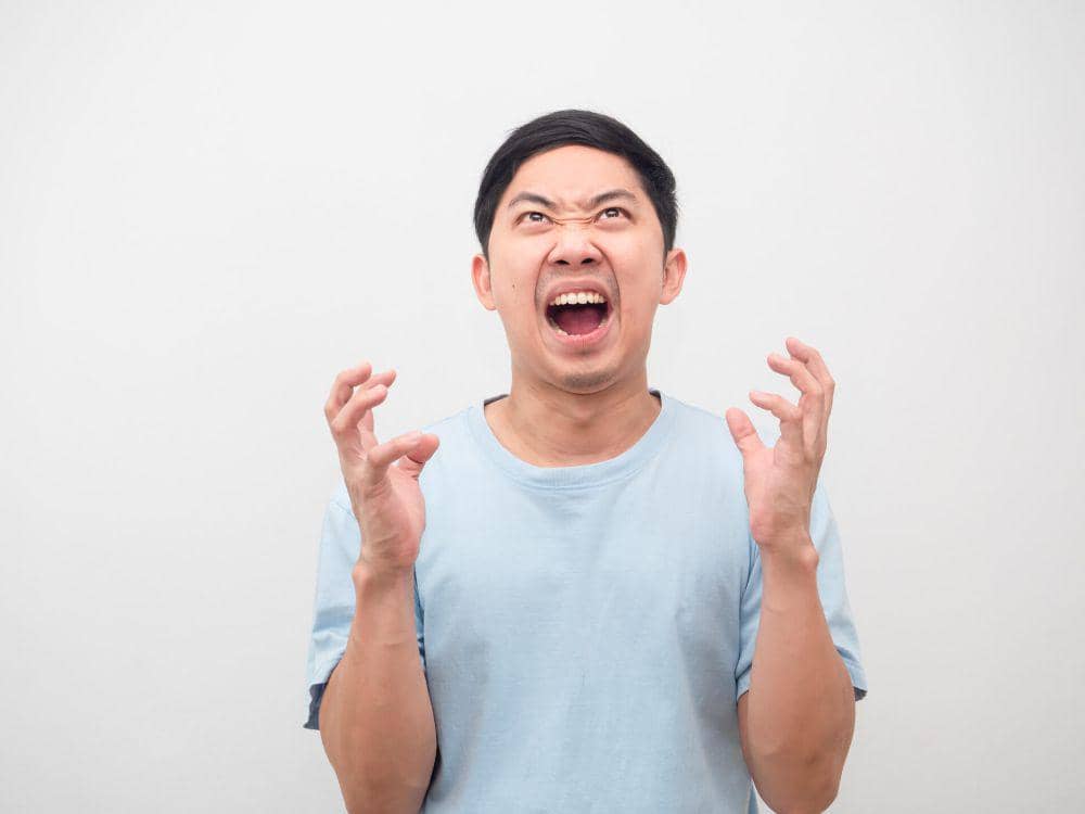 ilustrasi merasa kesal. (Pexels.com/Thanasak Wongsuk)