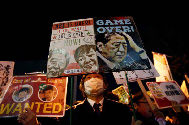 https://cdn.idntimes.com/content-images/post/20180416/antarafoto-abe-cronysm-scandal-japan-120318-1523869189-70646-5f710d6c8f595ec9a57fad94f593148b.jpg