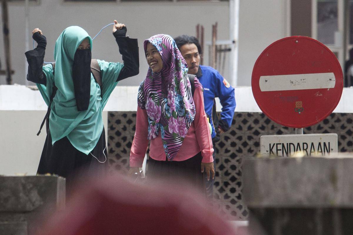 https://cdn.idntimes.com/content-images/post/20180309/antarafoto-pembinaan-mahasiswi-uin-yang-bercadar-080318-afa-5-1f196785a64b1e13f21f5501761a9b85.jpg