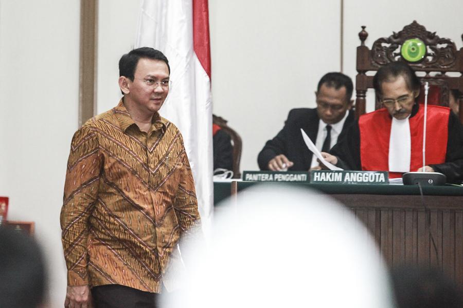 https://cdn.idntimes.com/content-images/post/20170124/antarafoto-sidang-lanjutan-ahok-240117-adm-c-2beeb1e792ad31877d86c585588215d7.jpg