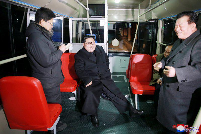 https://cdn.idntimes.com/content-images/post/20180205/antarafoto-trackless-tramway-northkorea-040218-1517808031-92417-db7b552dace39b2f58a541efb5d7b627.jpg