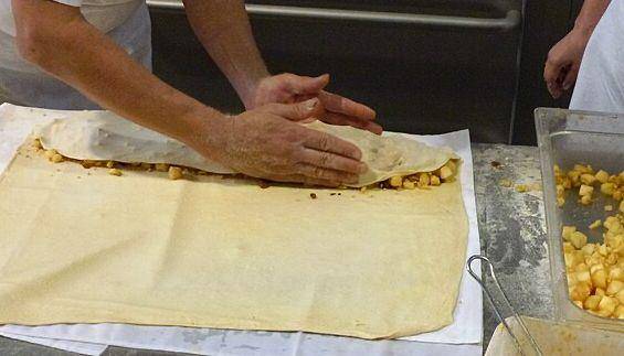 ilustrasi gulung apple strudel (commons.wikimedia.org/ RudolfSimon)