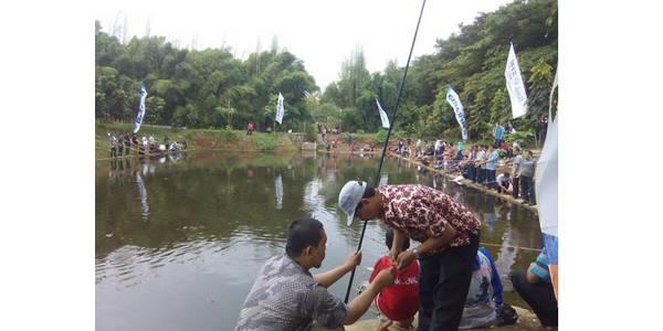 http://cdn.idntimes.com/content-images/post/old/b5fd5-Undip2_twittercom-LPM_EDENTS.jpg
