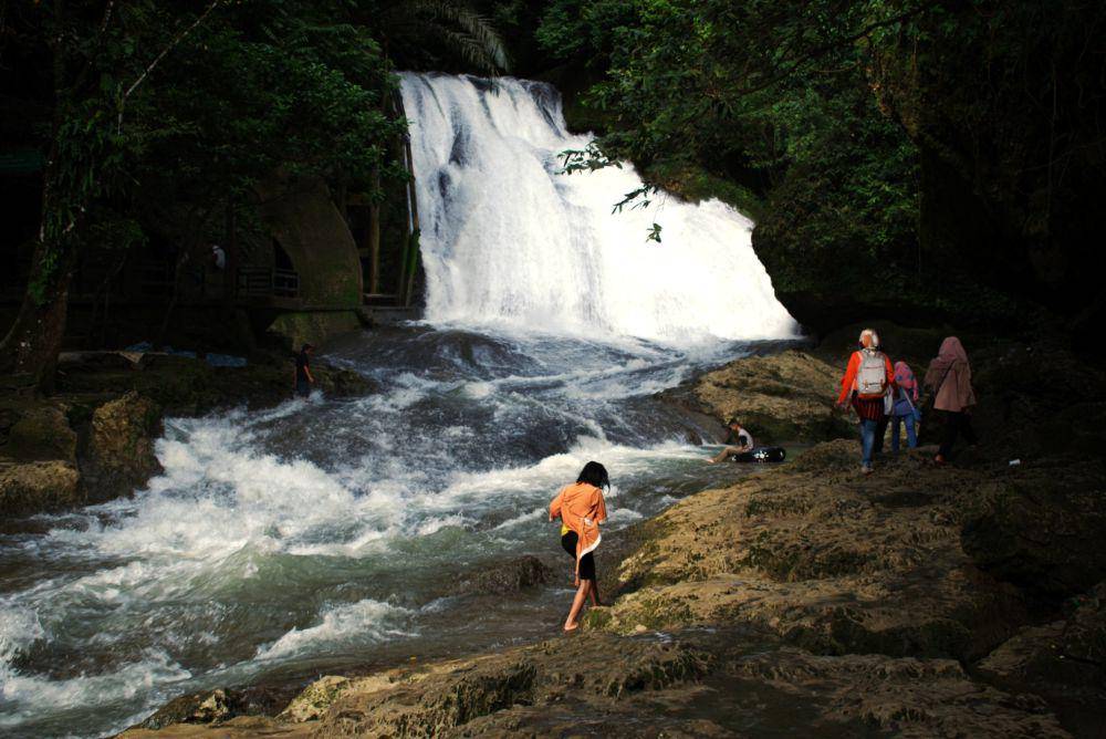Air Terjun Bantimurung, Geopark Maros Pangkep (dok.pribadi/Gusti Nur Iwari)