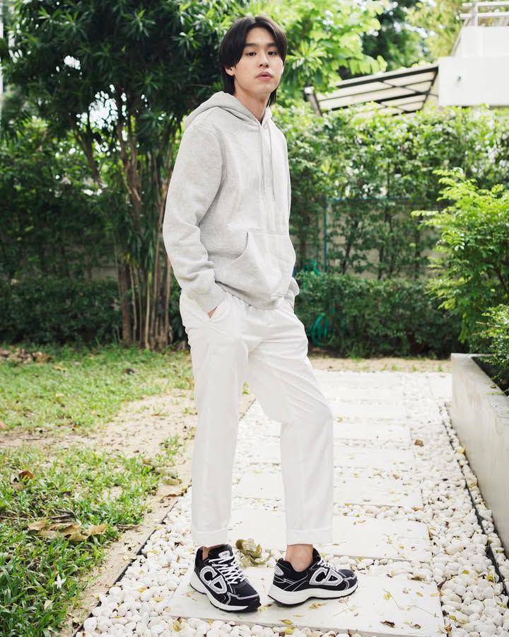 OOTD pakai hoodie ala Billkin Putthipong (instagram.com/bbillkin)