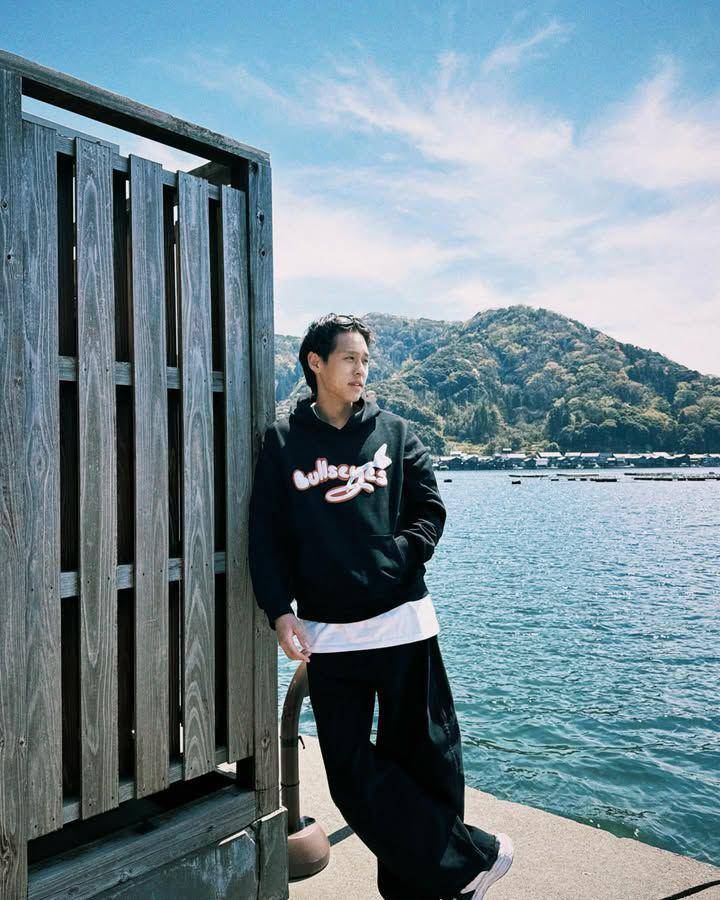 OOTD pakai hoodie ala Billkin Putthipong (instagram.com/bbillkin)