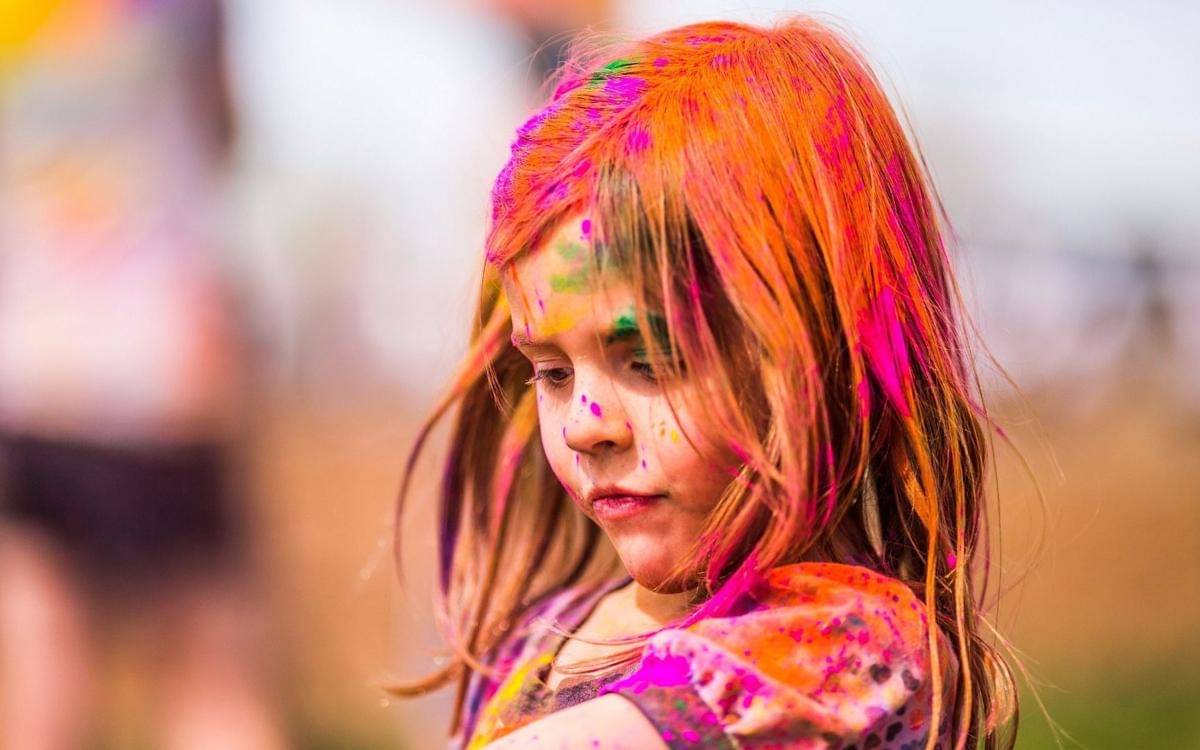 http://cdn.idntimes.com/content-images/post/20160129/beautiful-cute-baby-girl-celebrating-holi-with-colors-photo-a93ba25e09fcd200ca6ff20d12271a6b.jpg