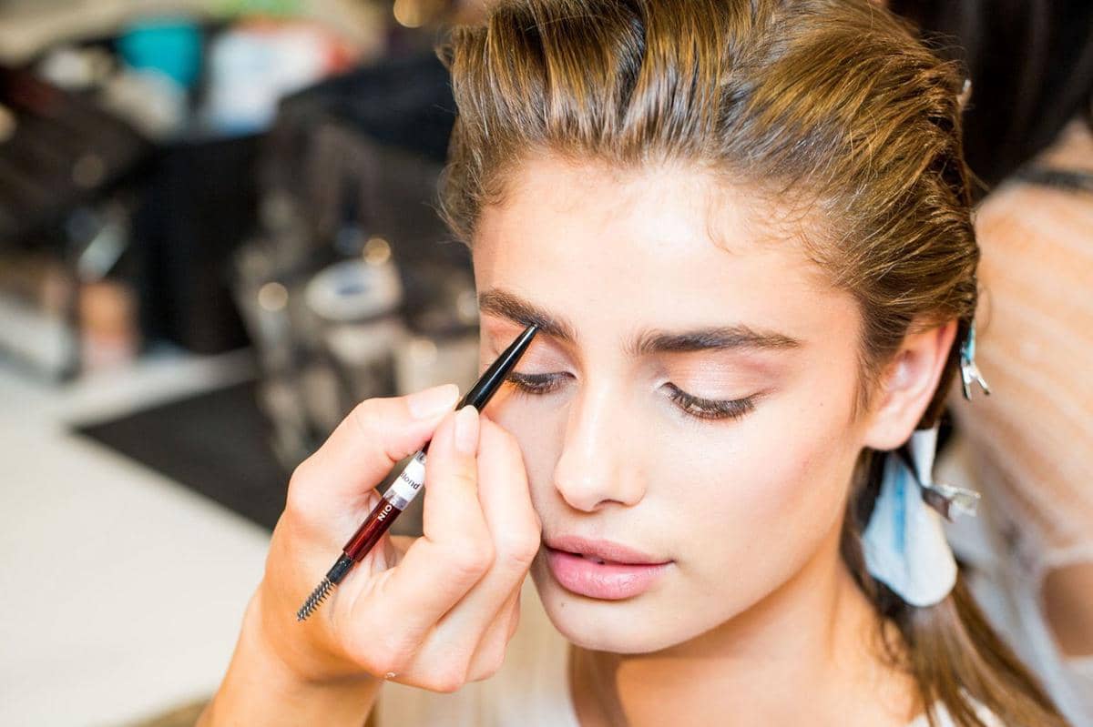 https://cdn.idntimes.com/content-images/post/20170929/beauty-2015-03-06-makeup-tip-brows-main-98998aadcaae580ad712b76b32545b04.jpg