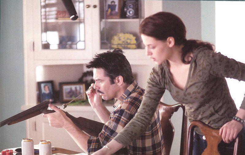 https://cdn.idntimes.com/content-images/post/20180314/charlie-with-bella-charlie-swan-and-bella-swan-15910245-799-506-331e27e1384be42aed0f276bcccac0d9.jpg