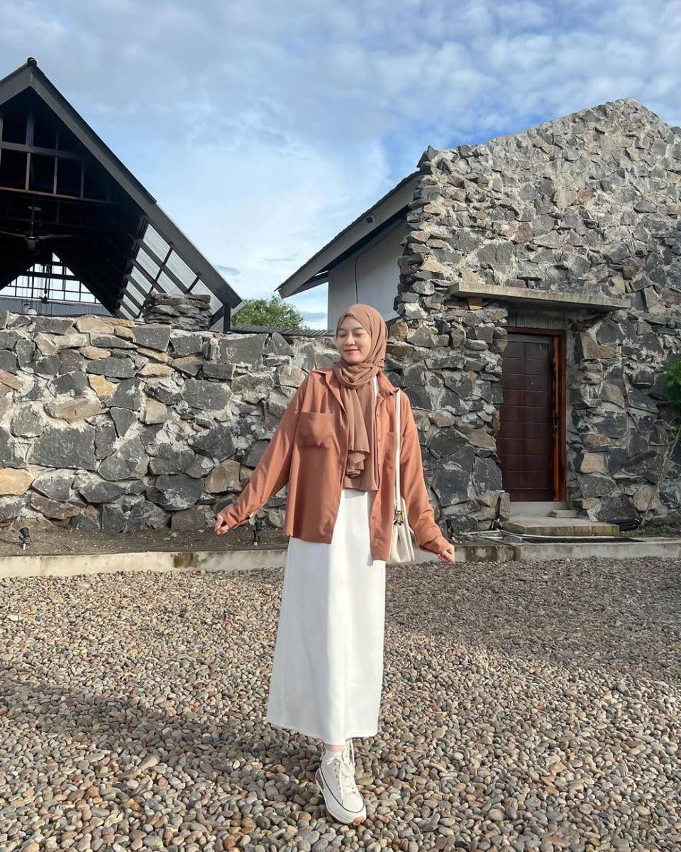 Dinda Halim (instagram.com/dindarizkyrmd)