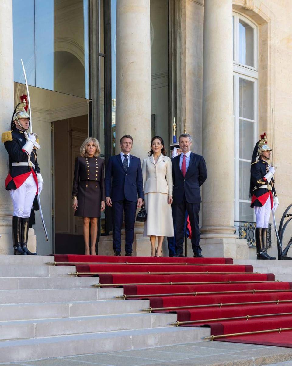 Brigitte Macron dan Emmanuel Macron. (instagram.com/emmanuelmacron)