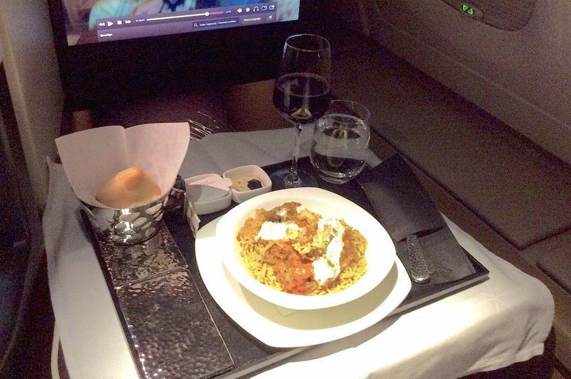 https://cdn.idntimes.com/content-images/post/20171001/etihad-c37555042c87748ec66d6fa6b699b433.jpeg