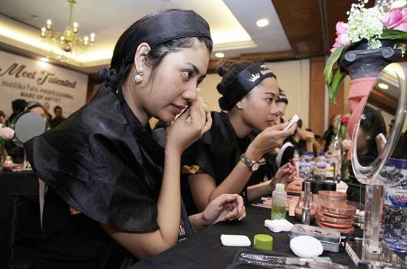 https://cdn.idntimes.com/content-images/post/20180305/foto-make-up-429a46dc4496fd63ed6dbf21ddcf3f24.png