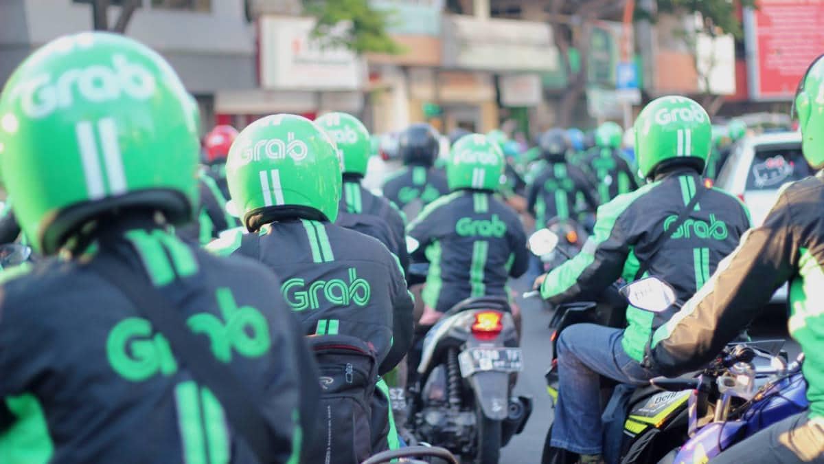 https://cdn.idntimes.com/content-images/post/20171215/grab-bike-surabaya-photo-0eb07bddbf968fc07372b9d3fb9be42e.jpg
