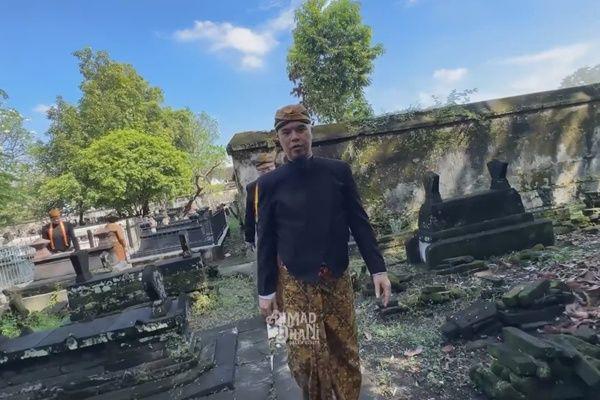 7 Potret Ahmad Dhani Nyekar ke Makam Raja Jelang Pernikahan Al Ghazali
