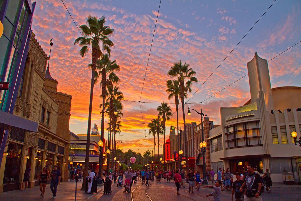 https://cdn.idntimes.com/content-images/post/20180225/hollywood-boulevard-be76b0393e8a4277272fe40825940627.jpg