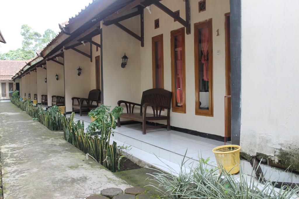 https://cdn.idntimes.com/content-images/post/20171227/hotel-cherish06-1-1024x683-f0e77aa86e4938cc80b298a04d2eb167.jpg