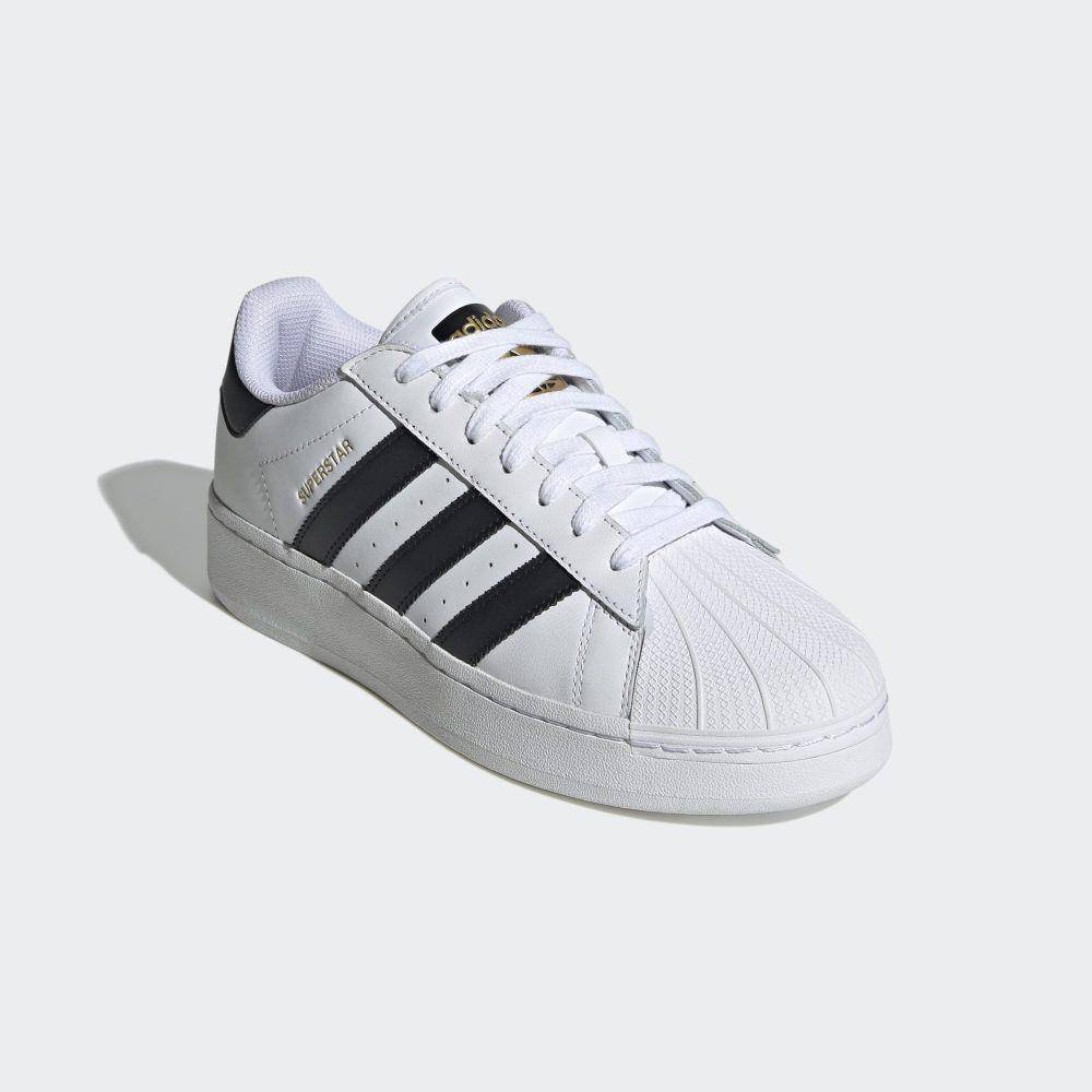 sepatu Superstar XLG Adidas (dok. Adidas)