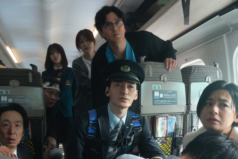 adegan dalam film Bullet Train Explosion. (dok. Netflix/Bullet Train Explosion)