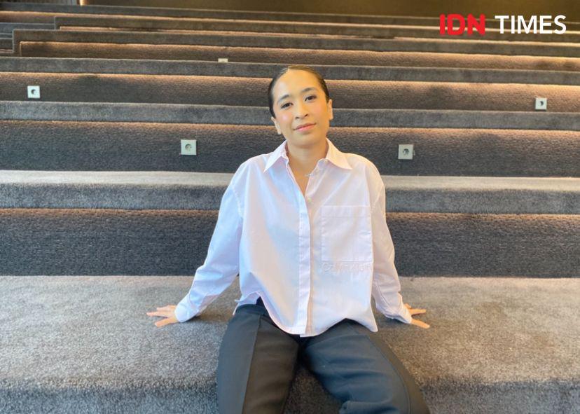 Lirik, Makna, dan Fakta Lagu Menjaga Jodoh Orang Lain - Ara Johari