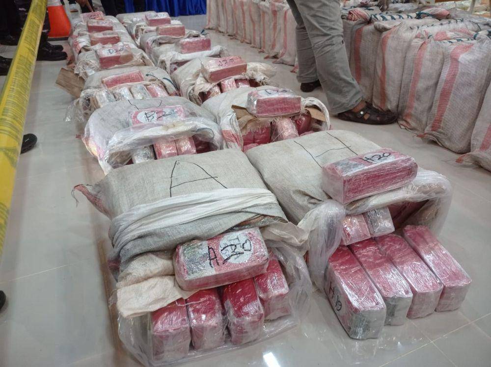 Penampakan 1 ton 285 kilogram kokain yang diangkut kapal Aungtoetoe 99 (IDN Times/Putra Gema Pamungkas)