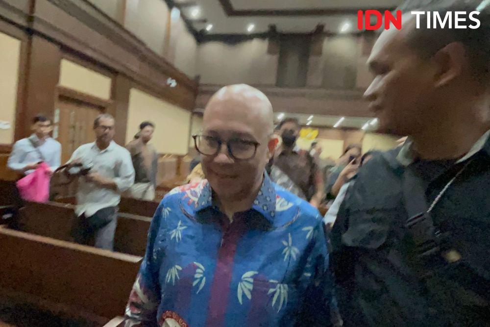 Sidang Eks Direktur Utama PT Taspen Antonius dan eks Direktur Utama PT Insight Investment Management (PT IIM), Ekiawan Heri Primaryanto pada Selasa (27/5/2025). (IDN Times/Aryodamar)