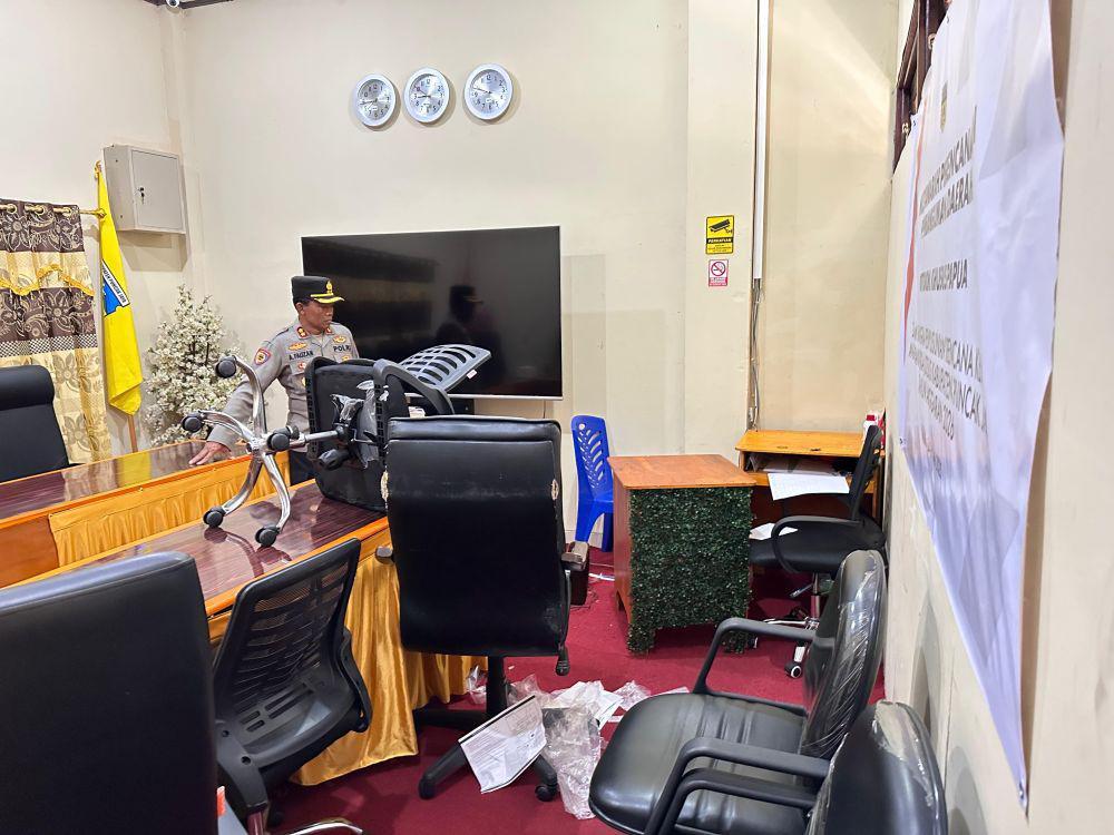 Kantor Bupati Puncak Jaya Dibobol Maling, Sejumlah Peralatan Hilang