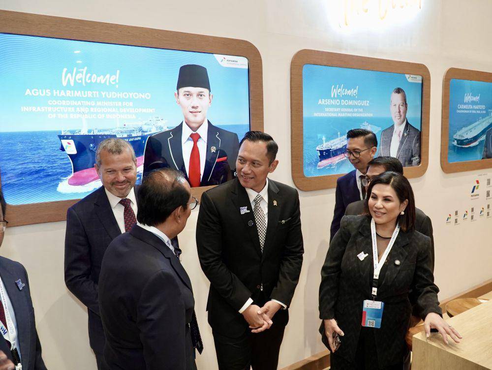 PT Pertamina International Shipping (PIS), subholding integrated marine and logistic dari PT Pertamina (Persero), kembali menegaskan perannya sebagai katalisator transformasi maritim nasional melalui keikutsertaan serta dukungannya dalam ajang Indonesia Maritime Week (IMW) 2025 yang digelar pada 26–28 Mei di Jakarta International Convention Center (JICC), Jakarta.  (Dok. Pertamina)