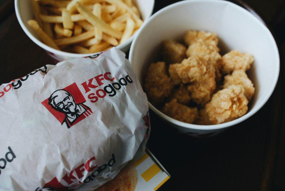 ilustrasi produk KFC (unsplash.com/Aleks Dorohovich)