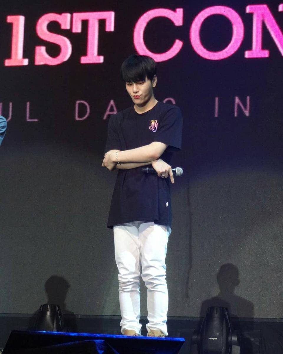 https://cdn.idntimes.com/content-images/post/20180409/kpopfangirlarea-2-c792f30620a9afcf6c776dd3447b79f8.jpg