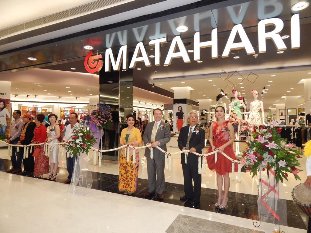https://cdn.idntimes.com/content-images/post/20171130/matahari-dept-store-at-puri-indah-mall-west-jakarta-11ba99137f323a742032ecf1f0e4822e.jpg