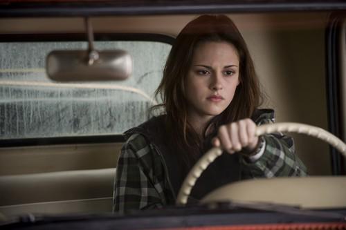 https://cdn.idntimes.com/content-images/post/20180314/new-moon-movie-image-new-moon-movie-36112024-500-333-4e6ea7a1890e39e6f0d722b594c4113e.jpg