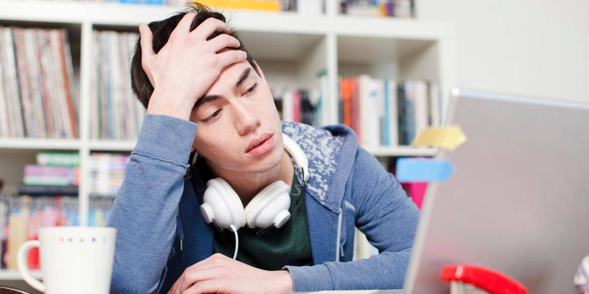 http://cdn.idntimes.com/content-images/post/20160521/o-stressed-college-student-facebook-68e3d8721ca3d5ff03135d8cb4c16338.jpg