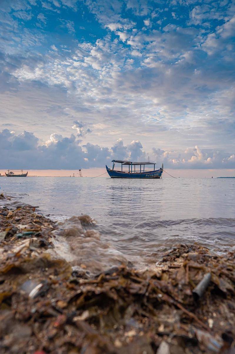 Ilustrasi pantai, sumber ekayantorudi from Pixabay