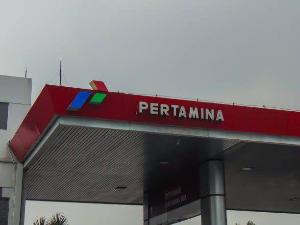 Logo eksterior bagunan SPBU Pertamina (iStock/Mawaddah Fauziah)
