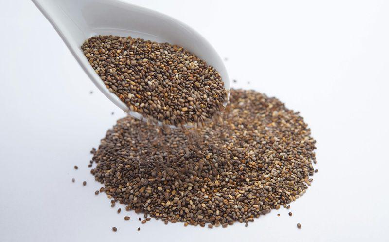 ilustrasi takaran 1 sendok makan chia seed (pexels.com/Bruno Scramgnon)