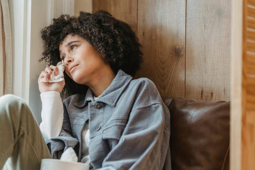 potret perempuan menangis (pexels.com/Liza Summer)